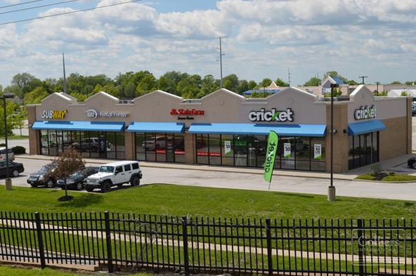 16322 W 65th St, Shawnee Mission, KS 66217